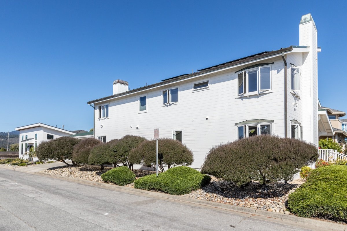 Luxury Beach House near Downtown Main Street gallery image 5