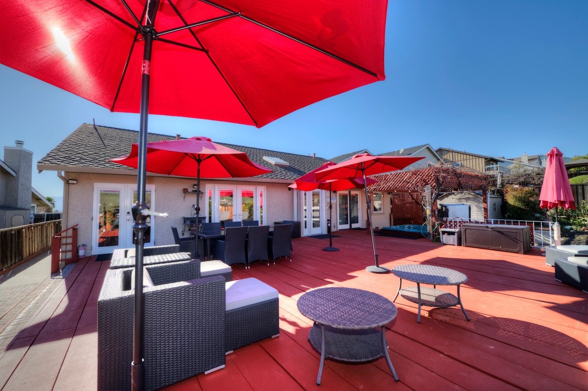 Gr8View-LrgDeck-BBQ-Spa-PoolTable-2xOven-Sleeps12 gallery image 2