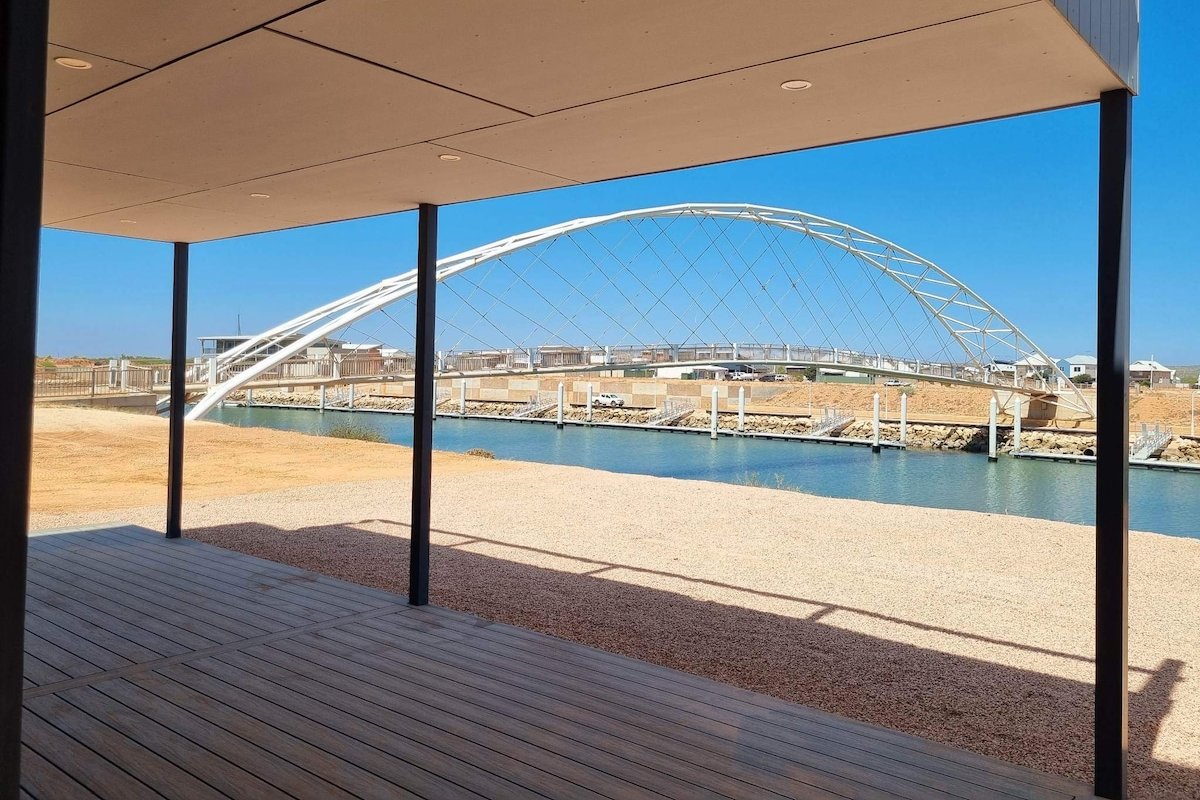 Marina Escape gallery image 2