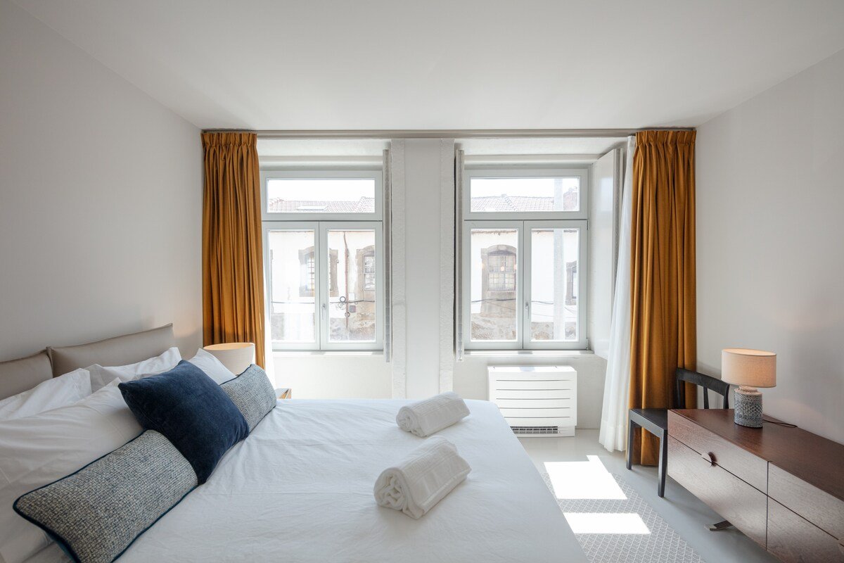 Spacious Duplex w/ private Garden & Swimming pool gallery image 5