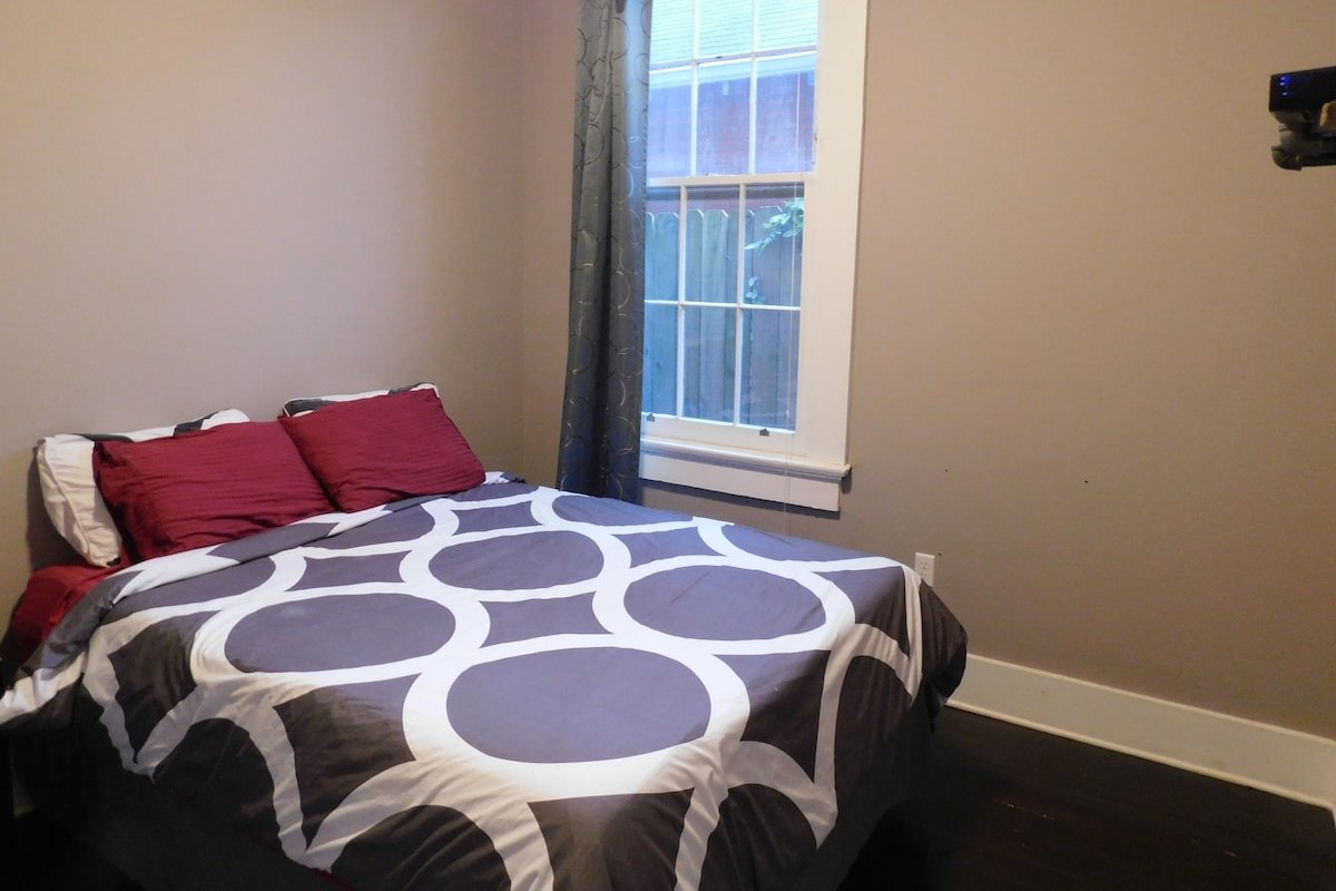 Bluesy Fairytale Walk 2 Frenchmen & French Quarter gallery image 4