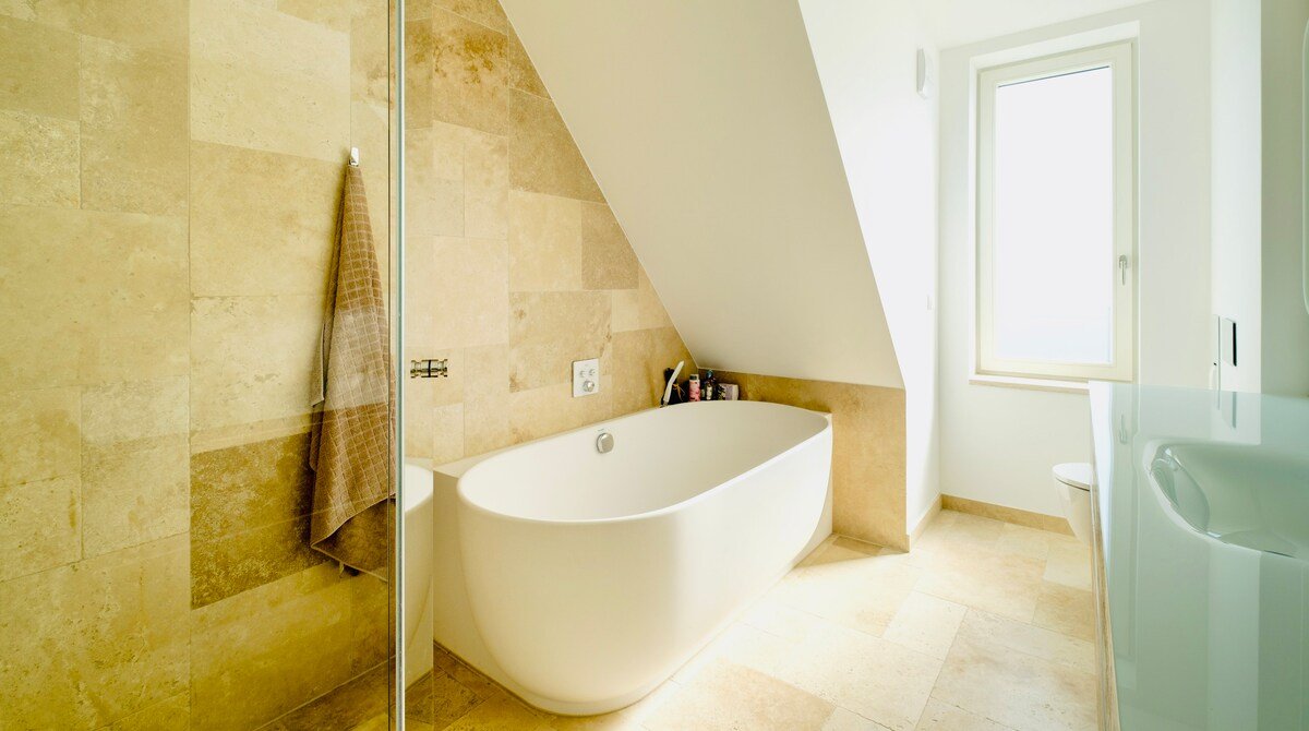 Huge luxury top floor loft with 360° roof terrace gallery image 4