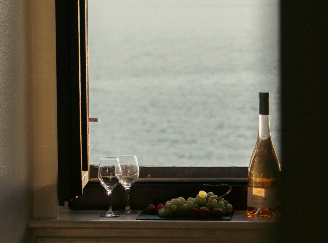 Waterfront | Lake view | Parking | City center gallery image 2