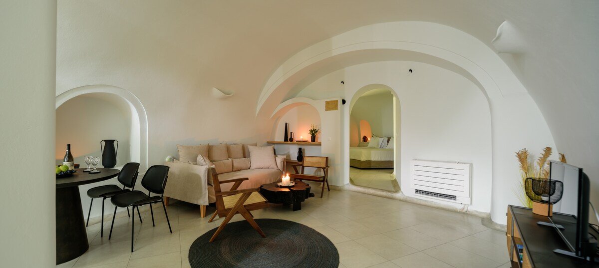 Aethria Villa in Imerovigli gallery image 3