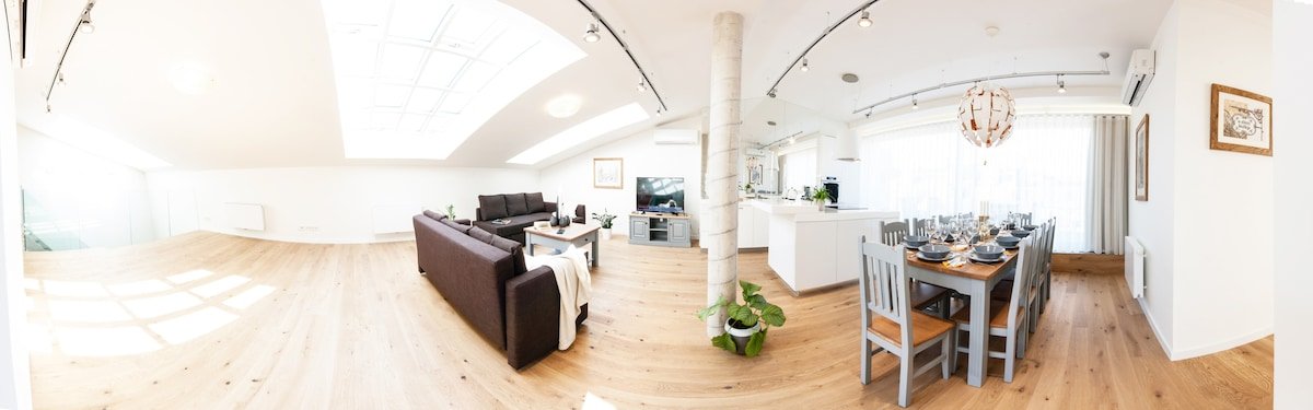 Glamour Excellent G 5-Bedrooms, Terrace (Old Town) gallery image 4