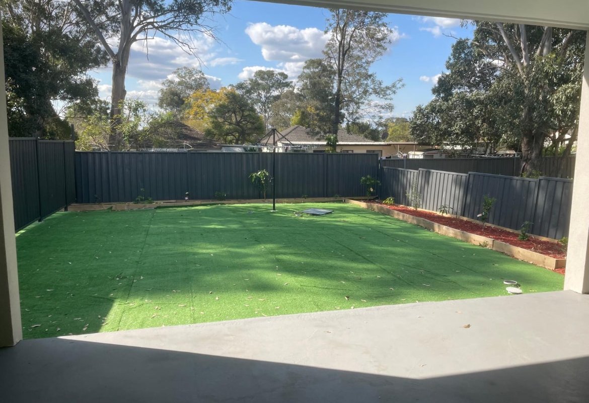 Quiet Spacious Family House Mount Druitt gallery image 3