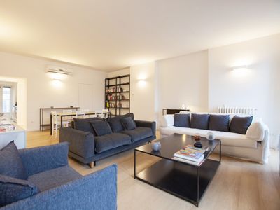 Borromei 7: 2BR/2BA charming Flat steps to Duomo