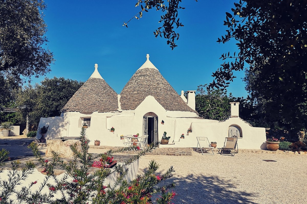 Trullo PugliaLove – Incantevole dimora con piscina gallery image 3
