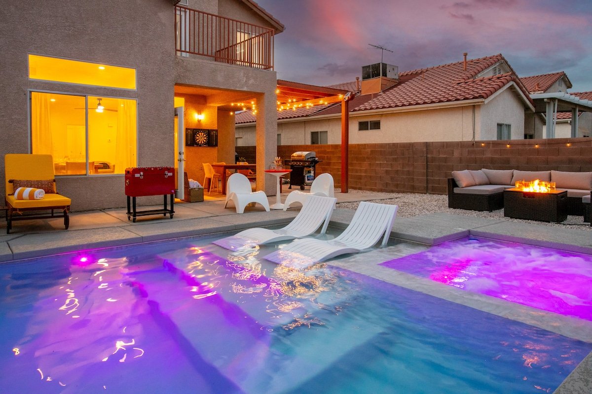 Vegas Getaway w/ Pool, Hot Tub, BBQ & Game Room! gallery image 2