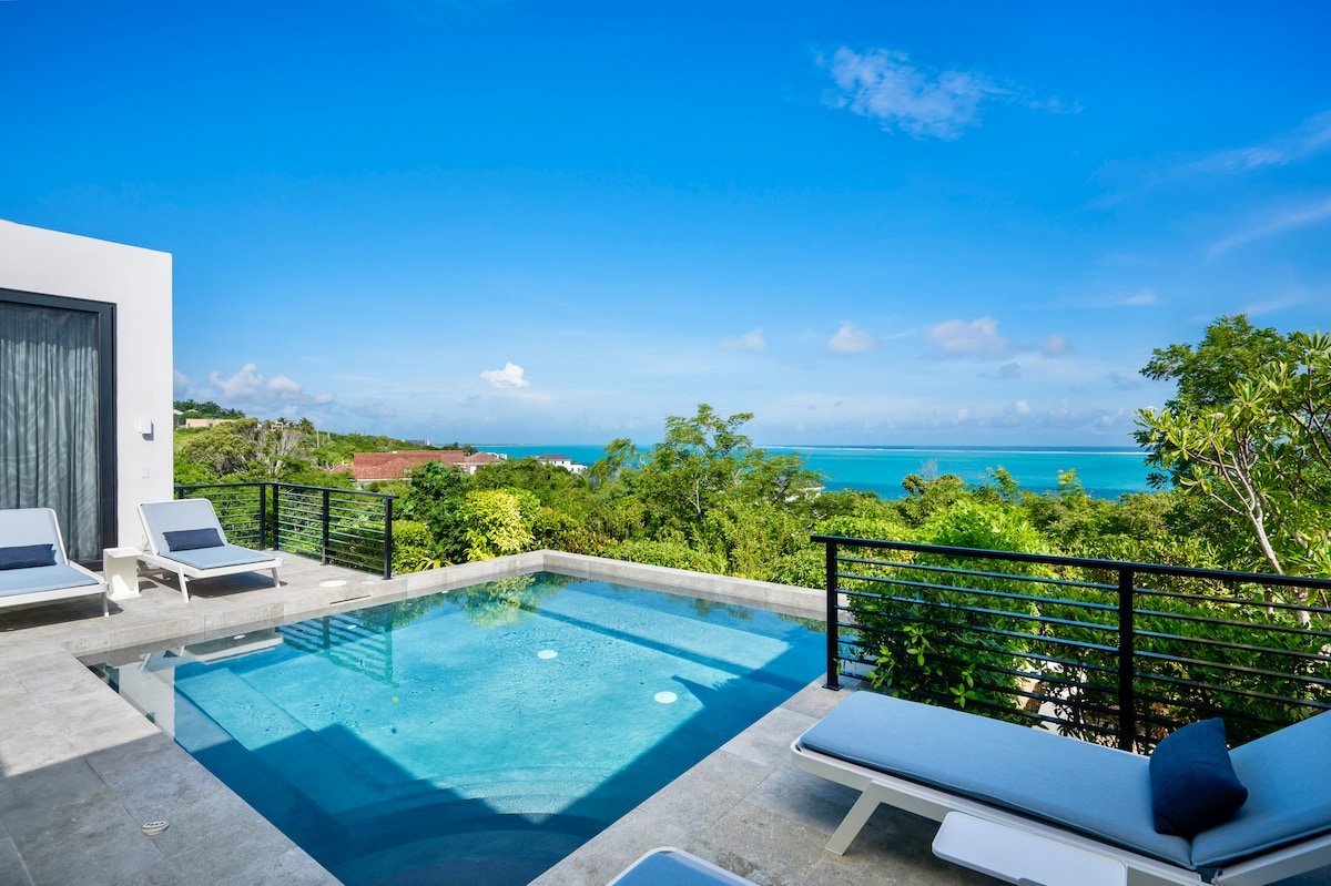 Skyline Villas – Villa Luna with Private Pool