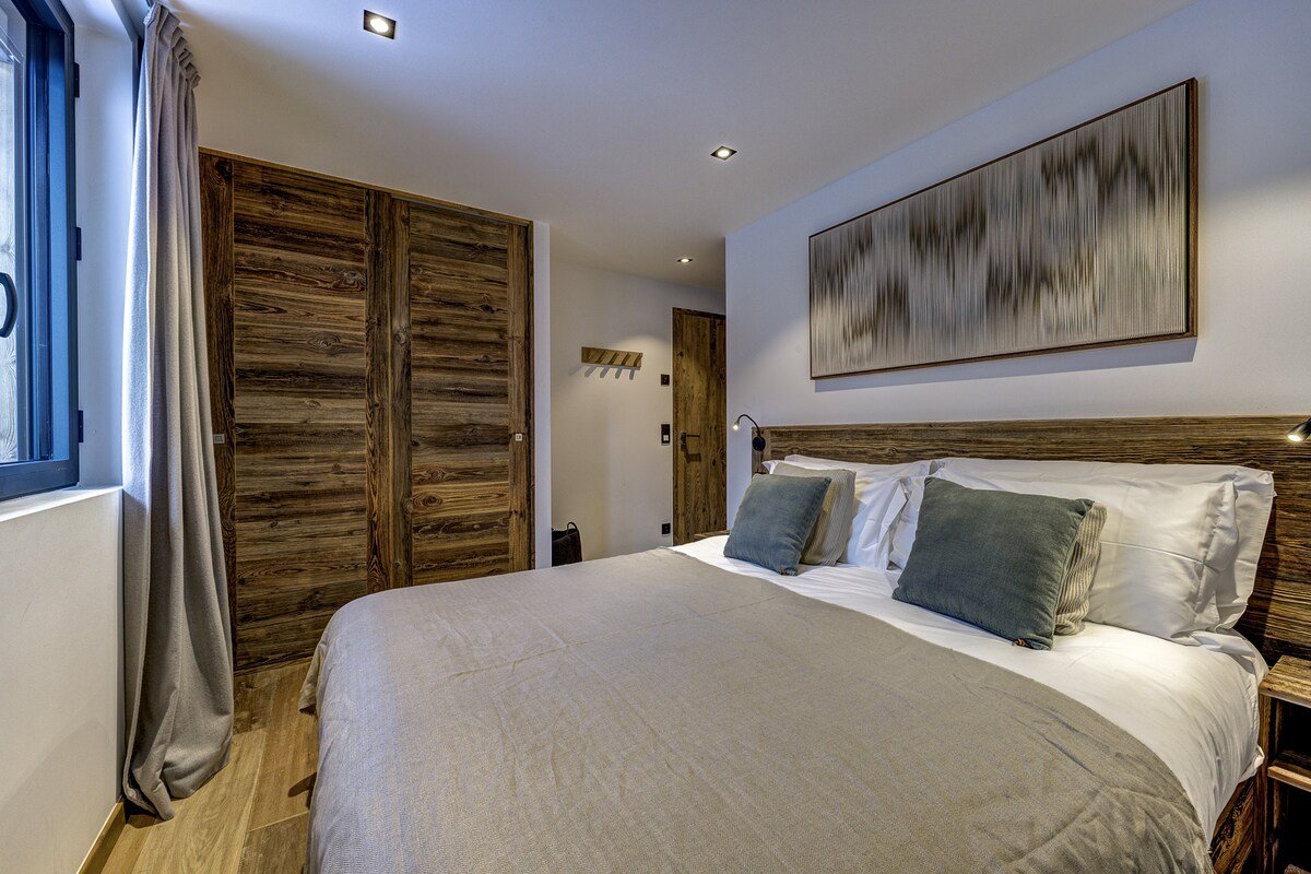 Quality Chalet with pastries & housekeeping daily gallery image 5