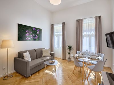 New Spacious 2 Bedroom Apartment