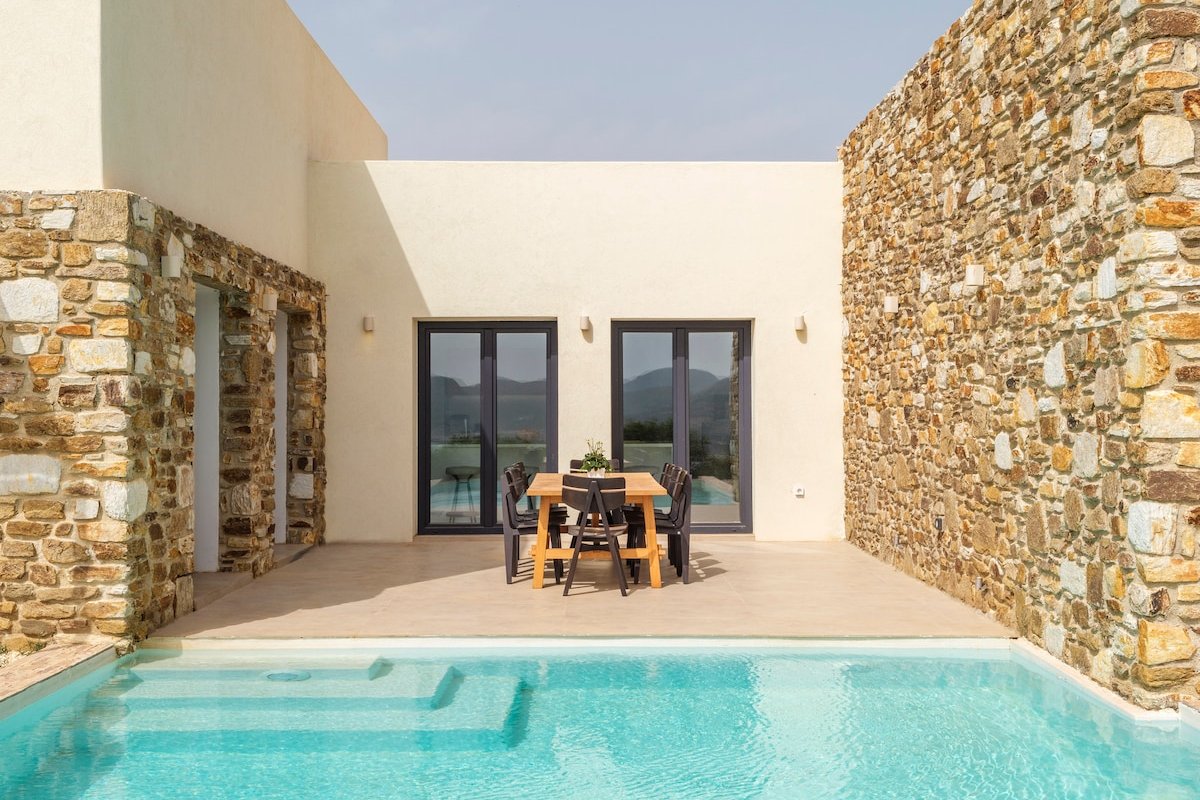 Luxurious Villa In Antiparos gallery image 3