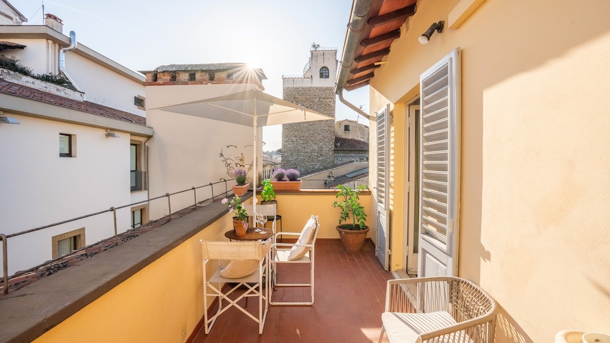 Ponte Vecchio’s Penthouse gallery image 4