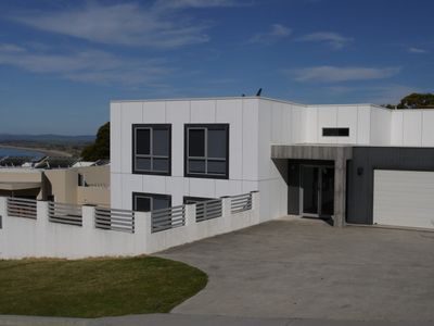 Spectacular Holiday Living