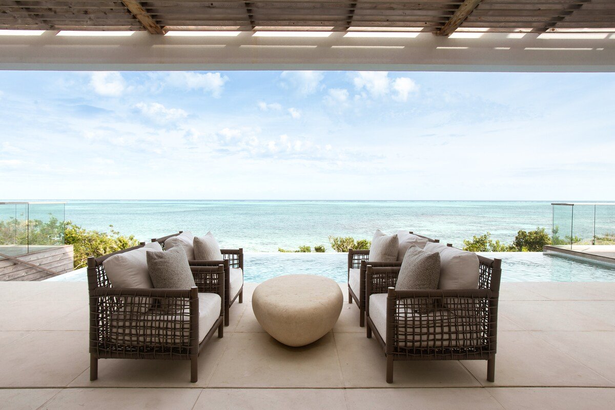 Beach Enclave North Shore V2 – 5B Beachfront Villa