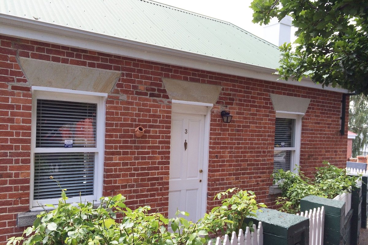 3 Waterloo Crescent gallery image 2