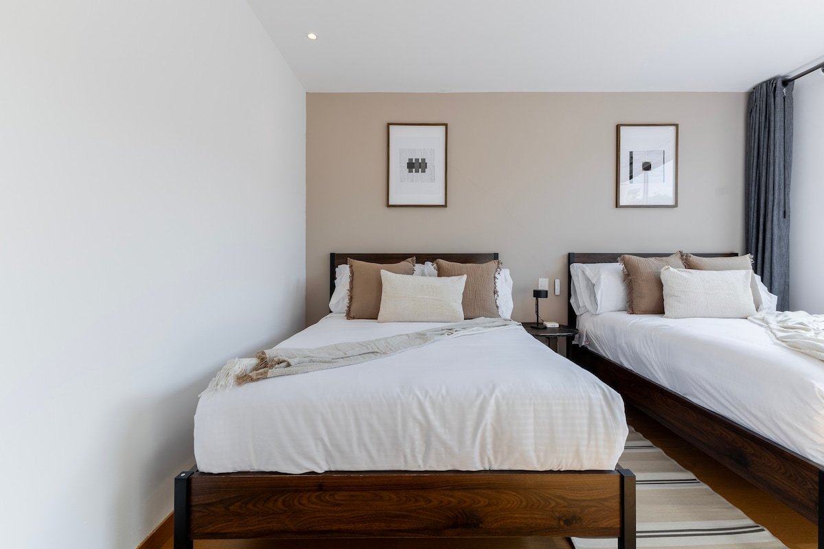 4BR Penthouse in Polanco w/Terrace Views & Parking gallery image 4