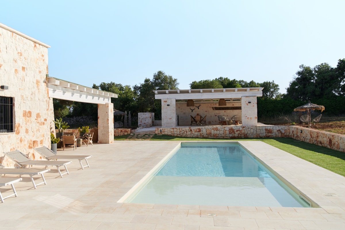 Villa Batu stylish 2 bedroom gallery image 3