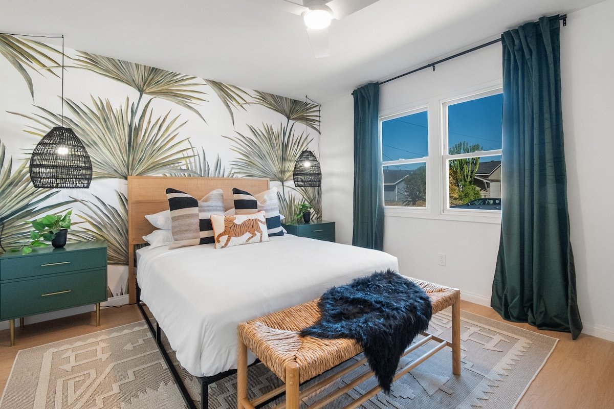 Pool, Hot Tub, AC, Games, 10 min to Beach Big Yard gallery image 5