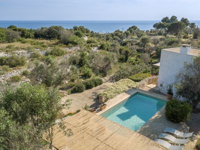 Trullo La Contessina, with pool and sea view