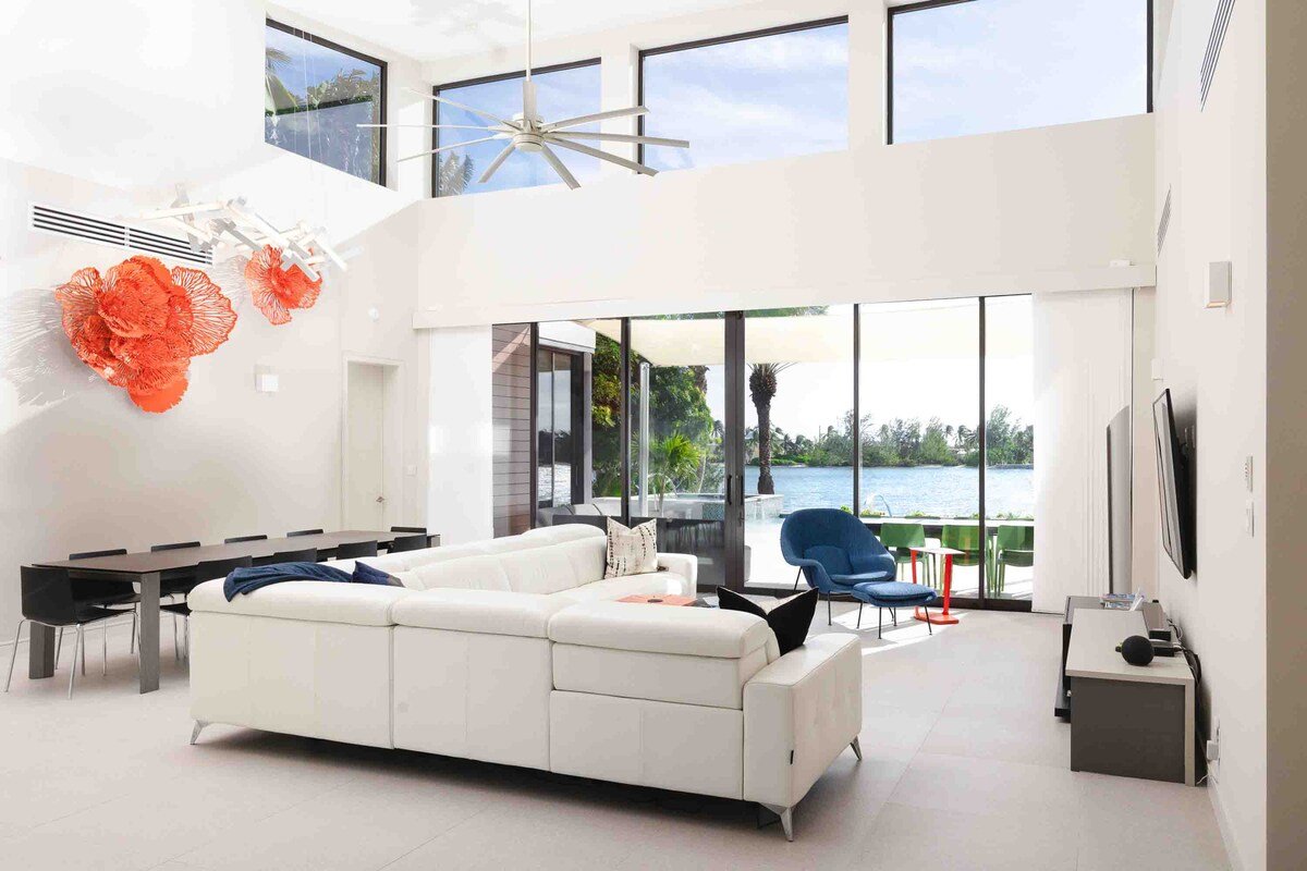 White Dahlia by Grand Cayman Villas gallery image 5