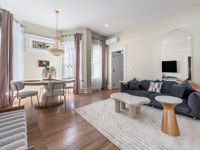 Bright & Modern | 35 Mins to NYC