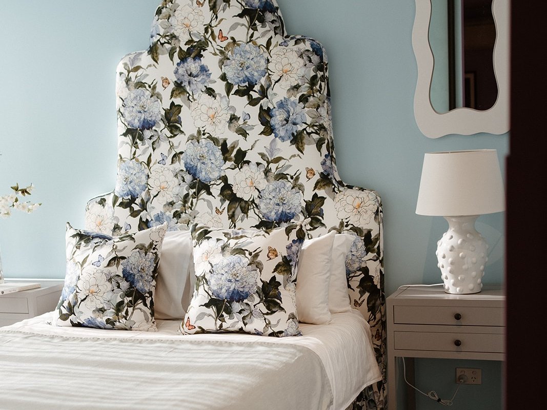 2 beds Luxury home in CBD, Unique Desgin gallery image 2