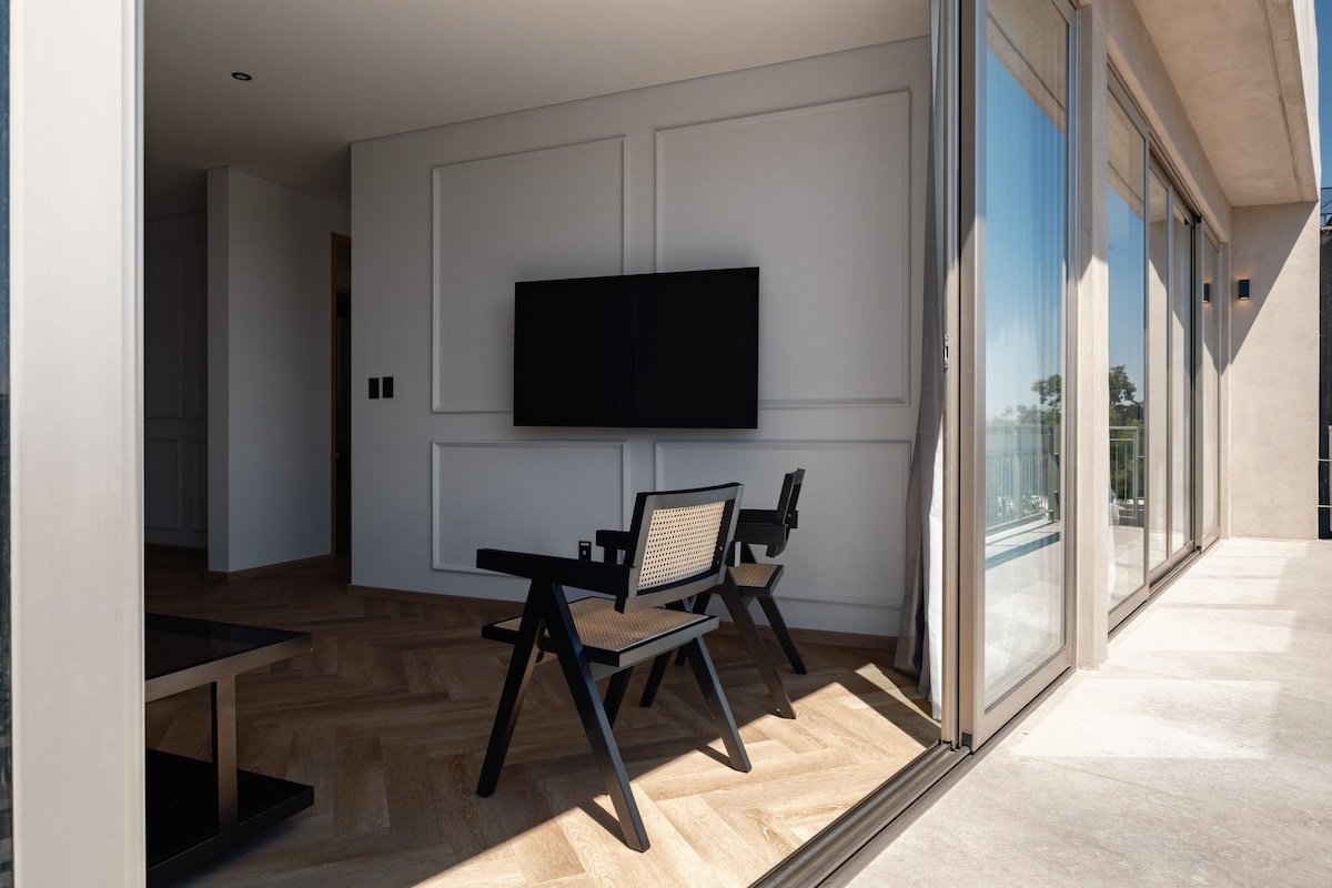 Penthouse A/C & Balcony in heart of Roma Norte gallery image 5