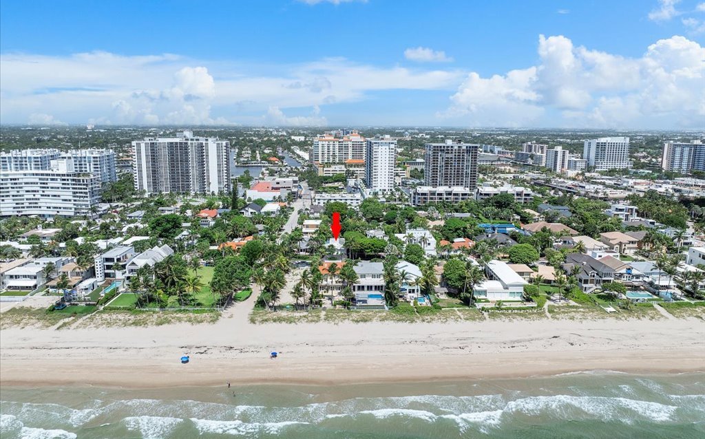 Beach House With Privet Pool • Hot Tub & Game Room
