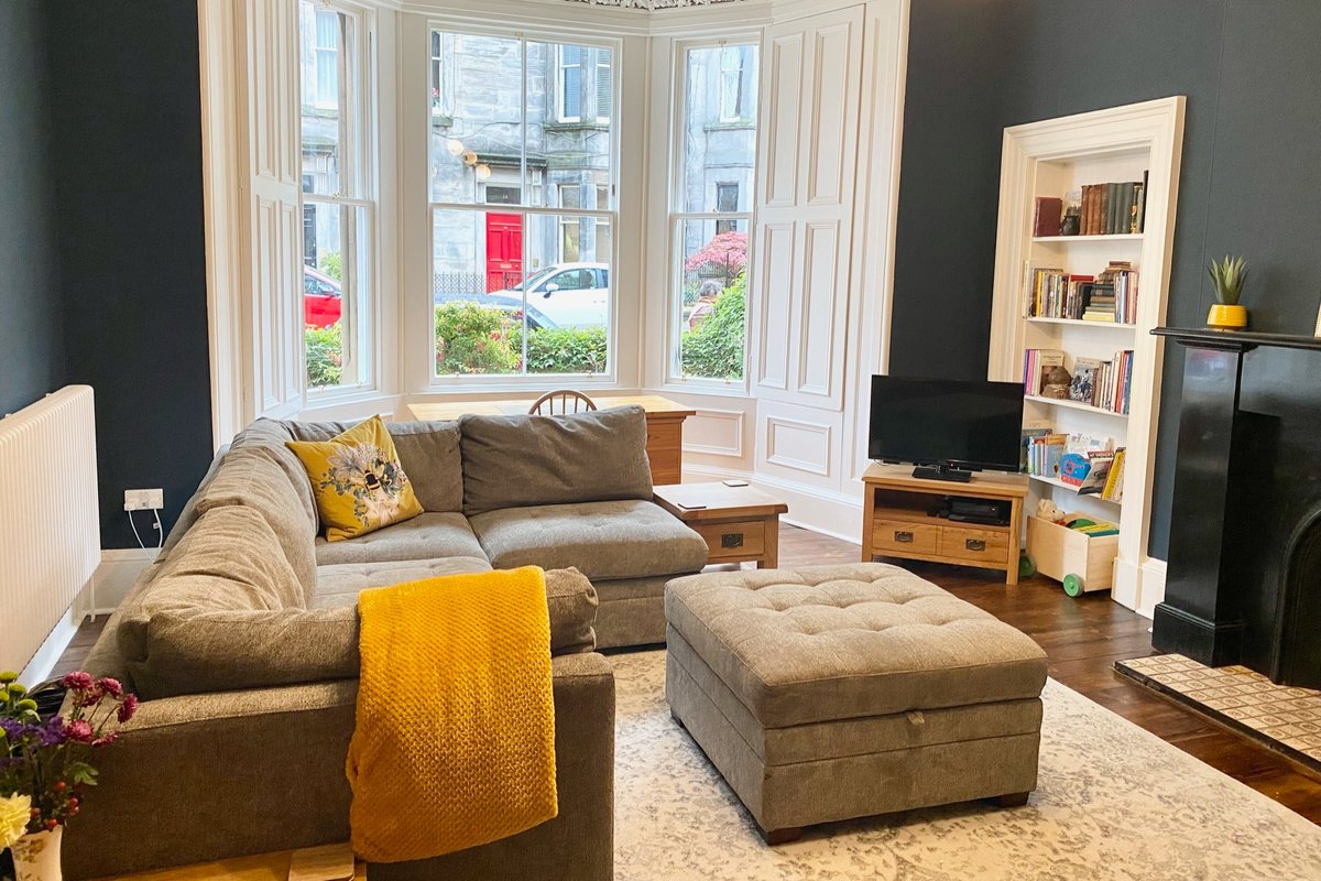 Stylish 3 bed 2 bath Meadows main door garden apt