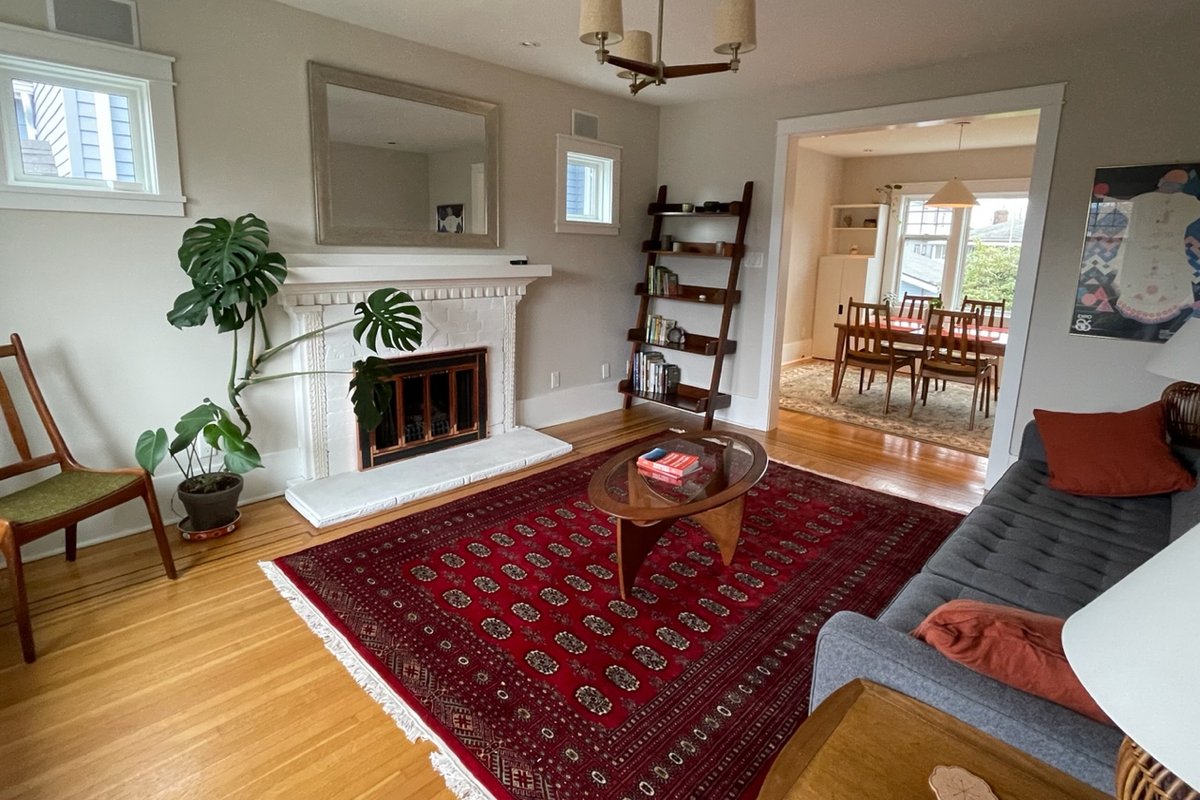 3 BR/2BTH, Near Downtown, Mountain Views