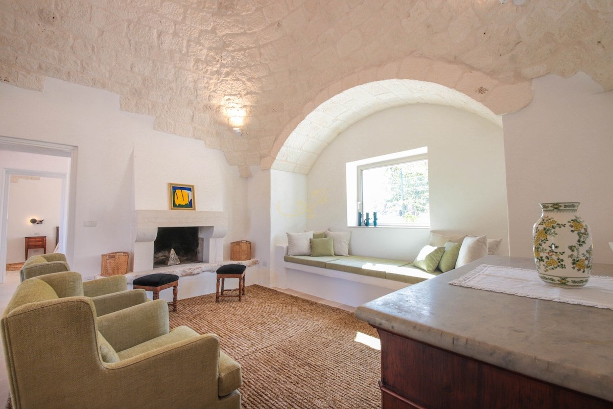 TD Trulli Lorusso Design Luxury Trulli with Pool gallery image 5