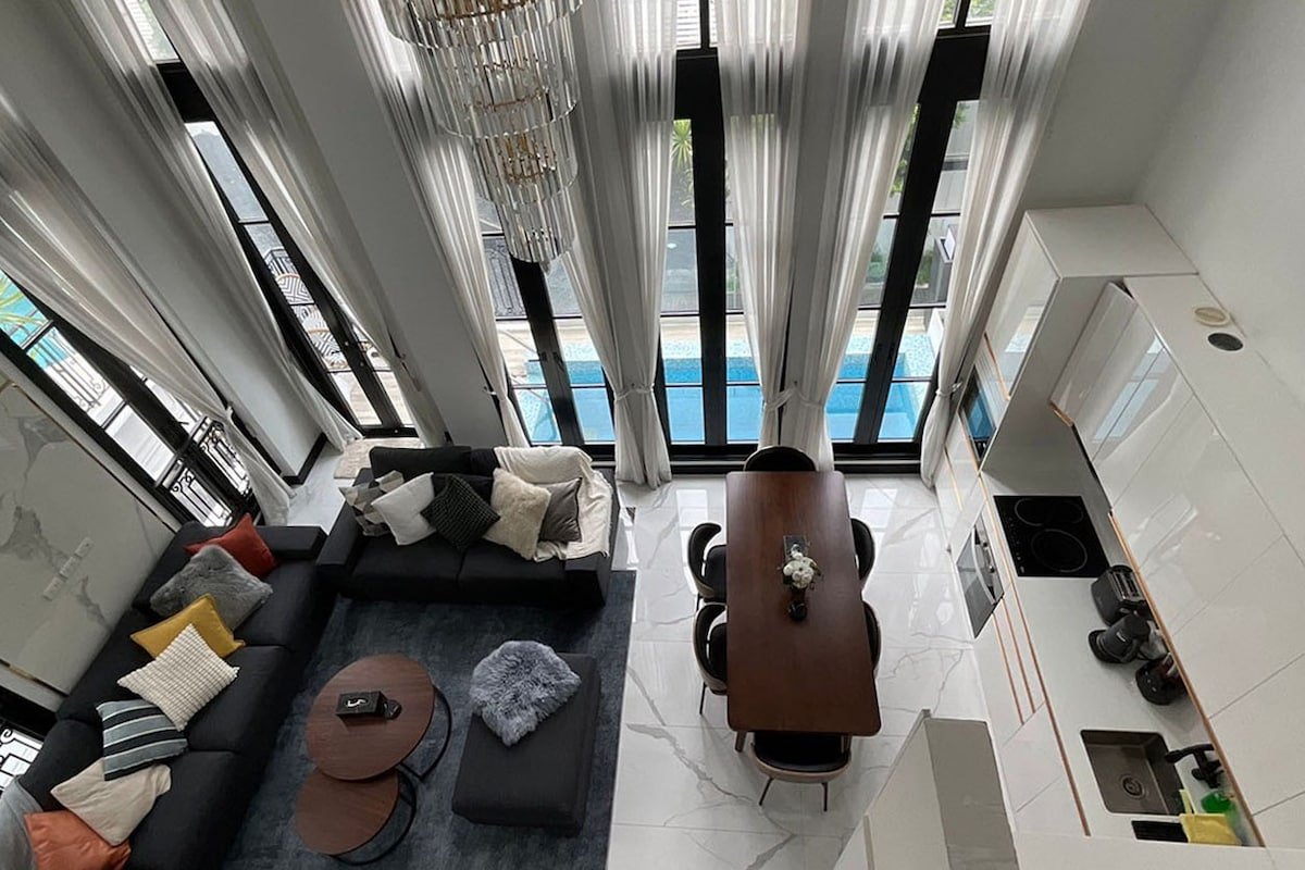 Luxury Pool Villa 4+2BR 12PAX with Lift in Ekkamai gallery image 3