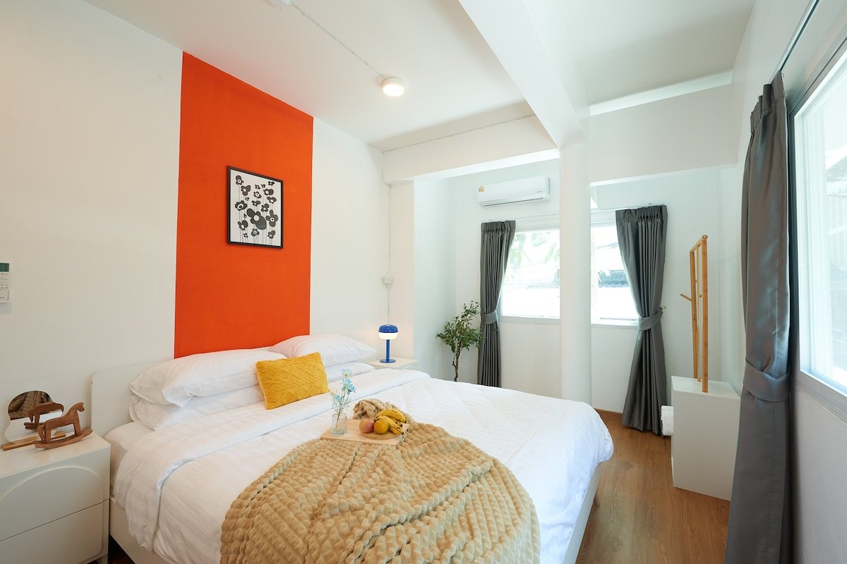 New Luxury Penthouse very close BTS Ekamai gallery image 3