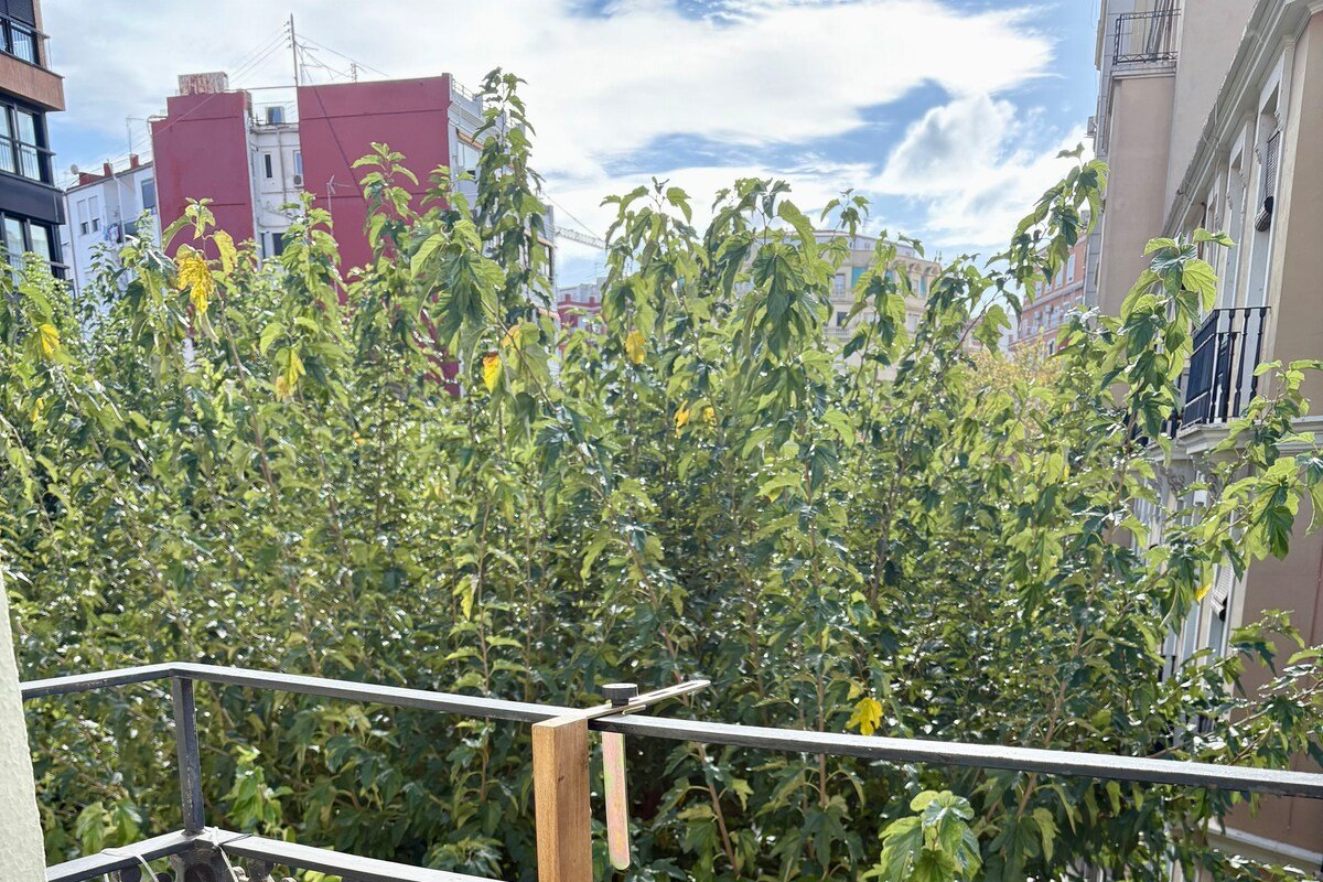 Valencia Apt with Pool & Gym – The Haven Escape gallery image 3