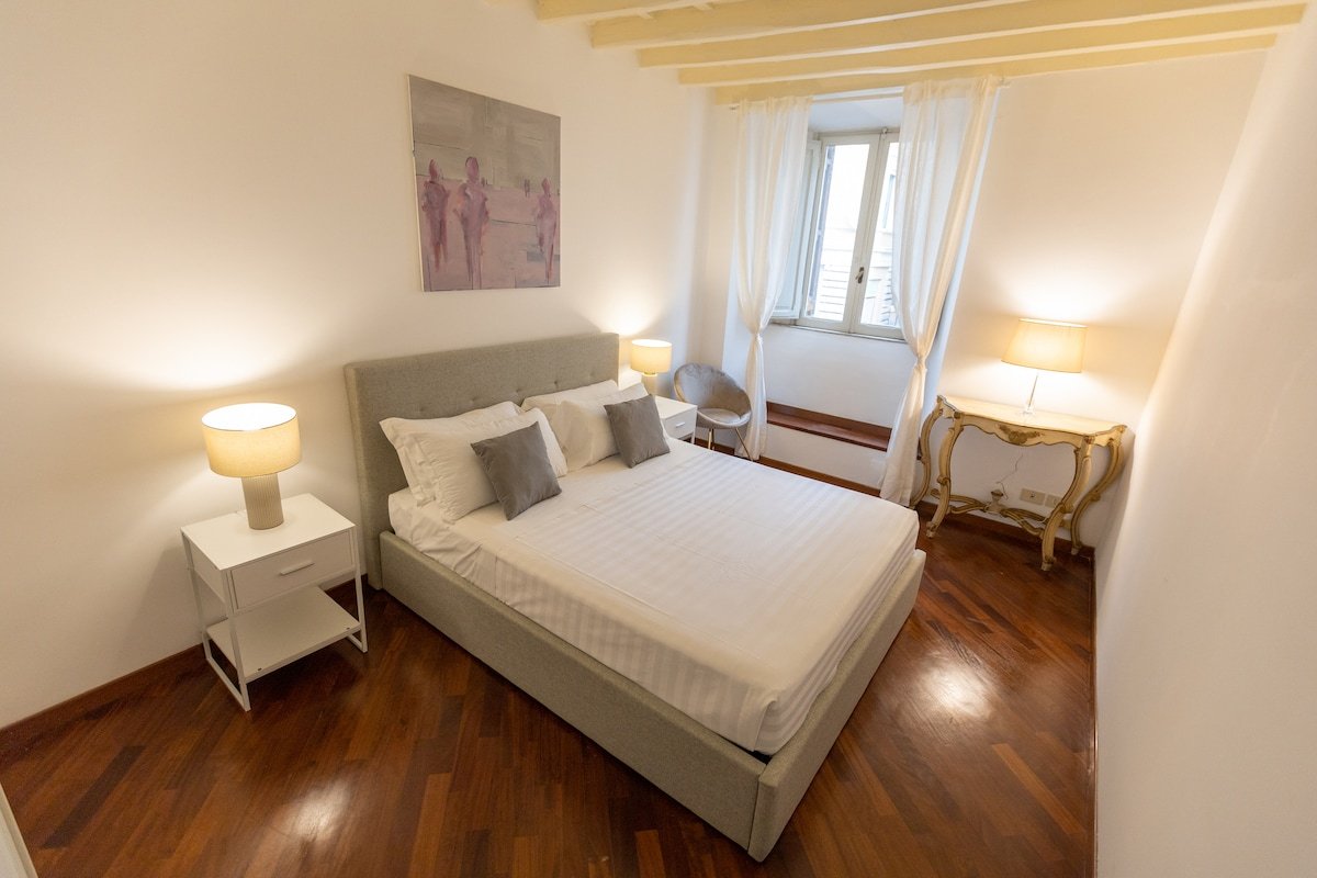 Piazza Navona Classy Large Apartment gallery image 5