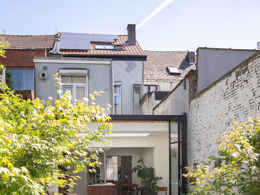 Renovated 1800s townhouse in trendy neighbourhood gallery image 5