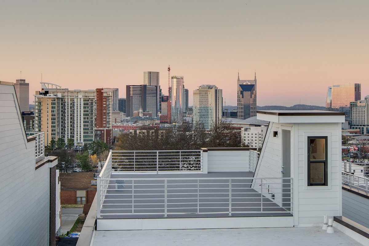 A1/A2) 2 Attached GULCH Homes – 8BR/8BA gallery image 4