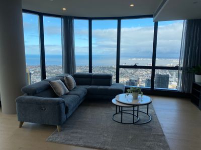 Perfect Southbank location. Sleep above the clouds