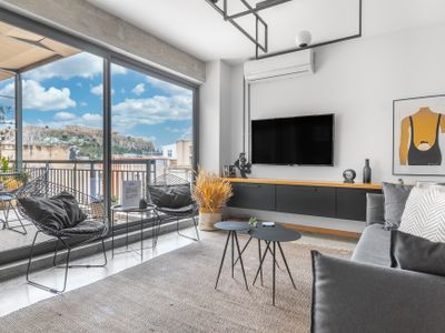 TheHostMaster Picturesque Acropolis Hill Penthouse