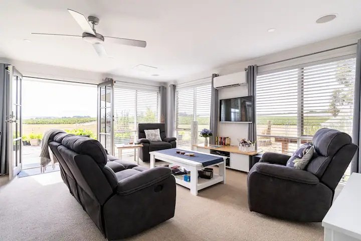 Yarra Valley Views Spacious 2 bedroom guest suite gallery image 2