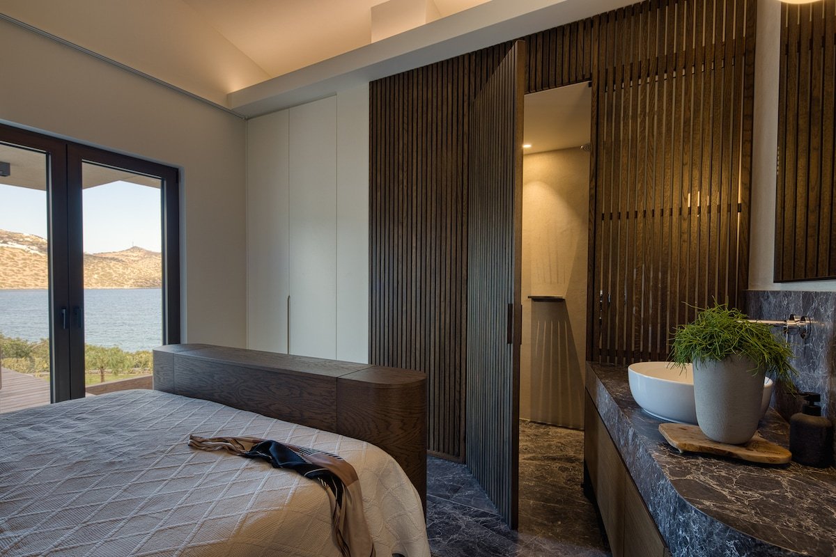 Beachfront Linum Escape Retreat Heated Pool gallery image 5