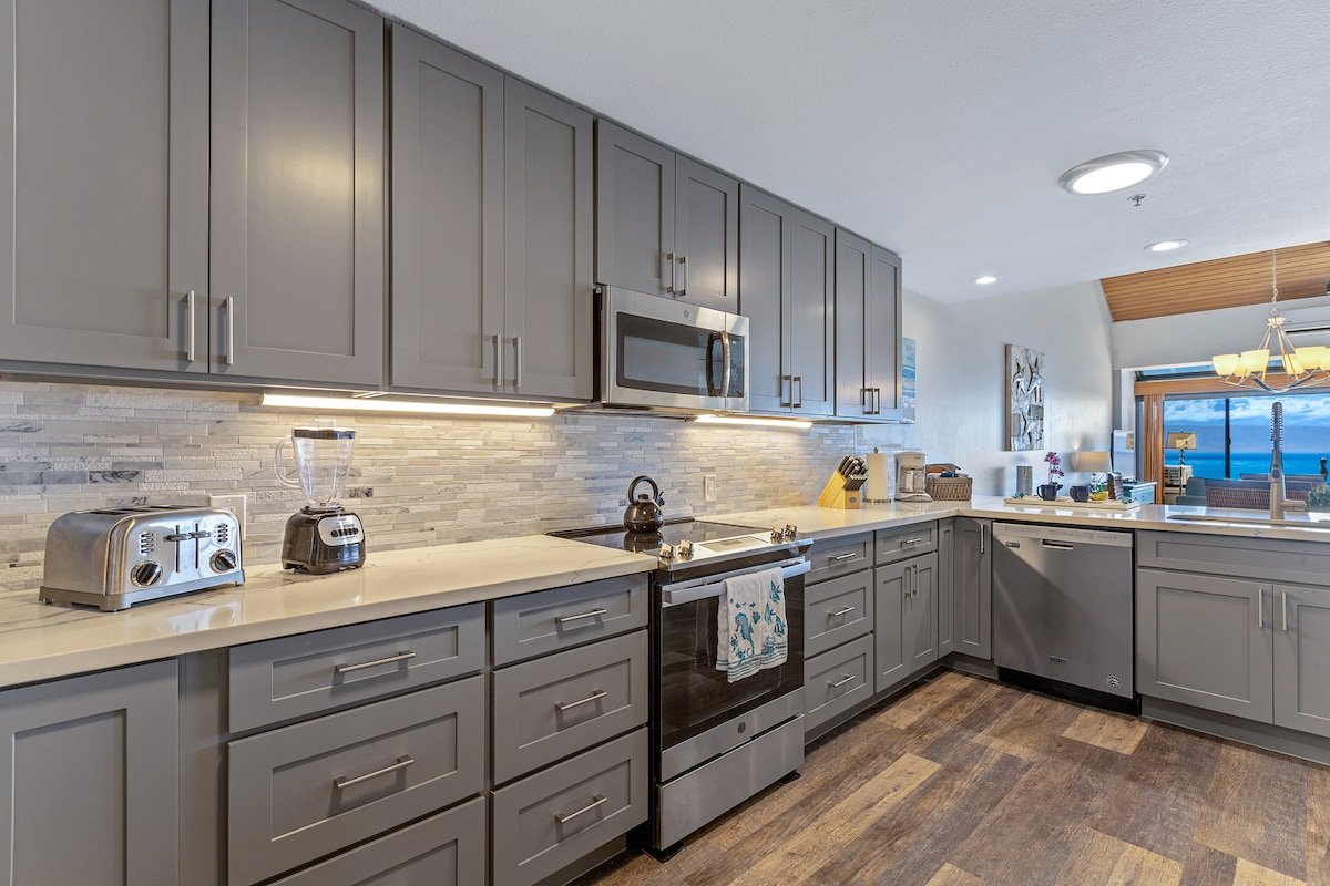 Penthouse on Sandy Swimmable Beach Incredible View gallery image 5