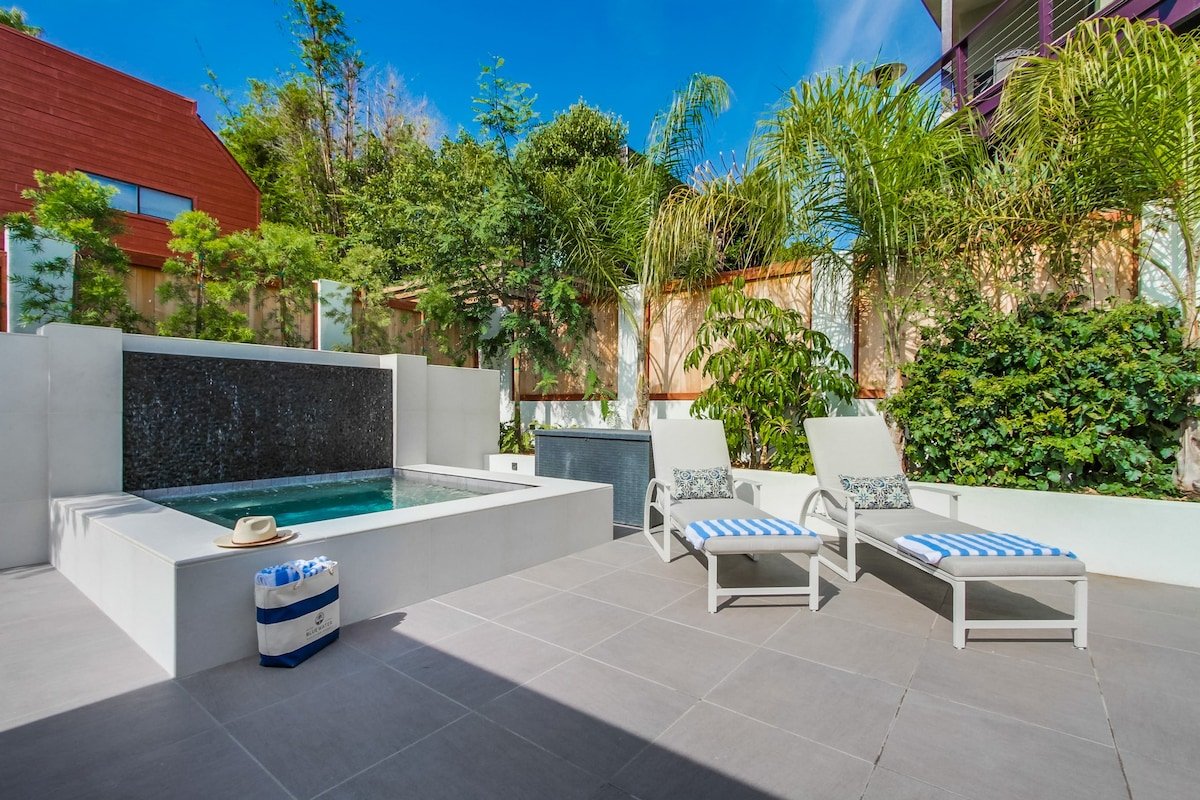 Oasis Del Mar 4 | Coastal 4BR Walk to Beach + Spa gallery image 2