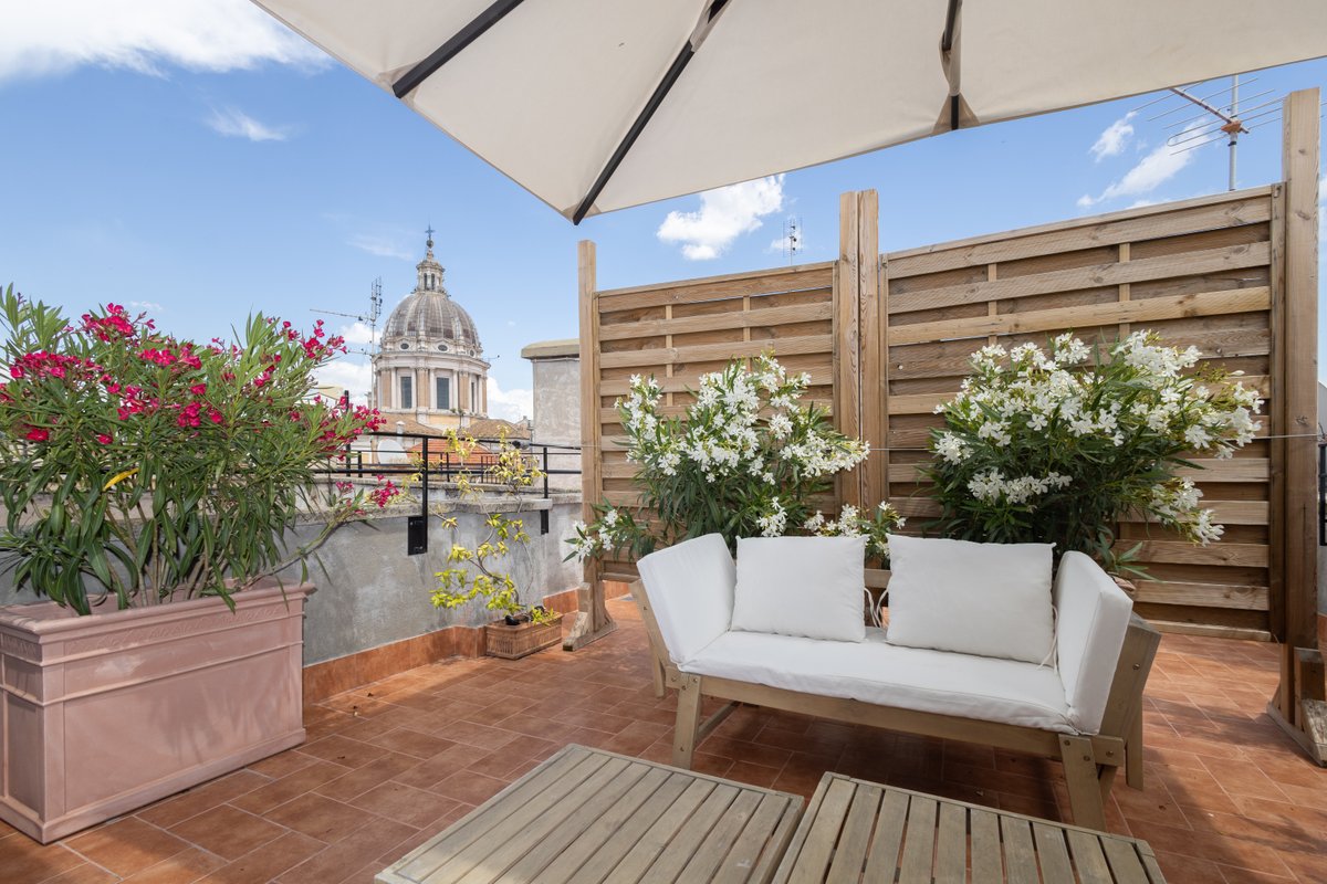 Centro storico Roma: attico con terrazza privata