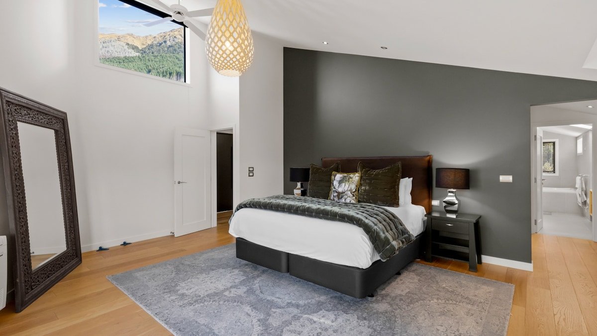 Matakauri House by MajorDomo – Stylish 4 Bedroom gallery image 3