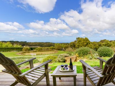 Coast n’ Country – Bay Views, Pool, Games