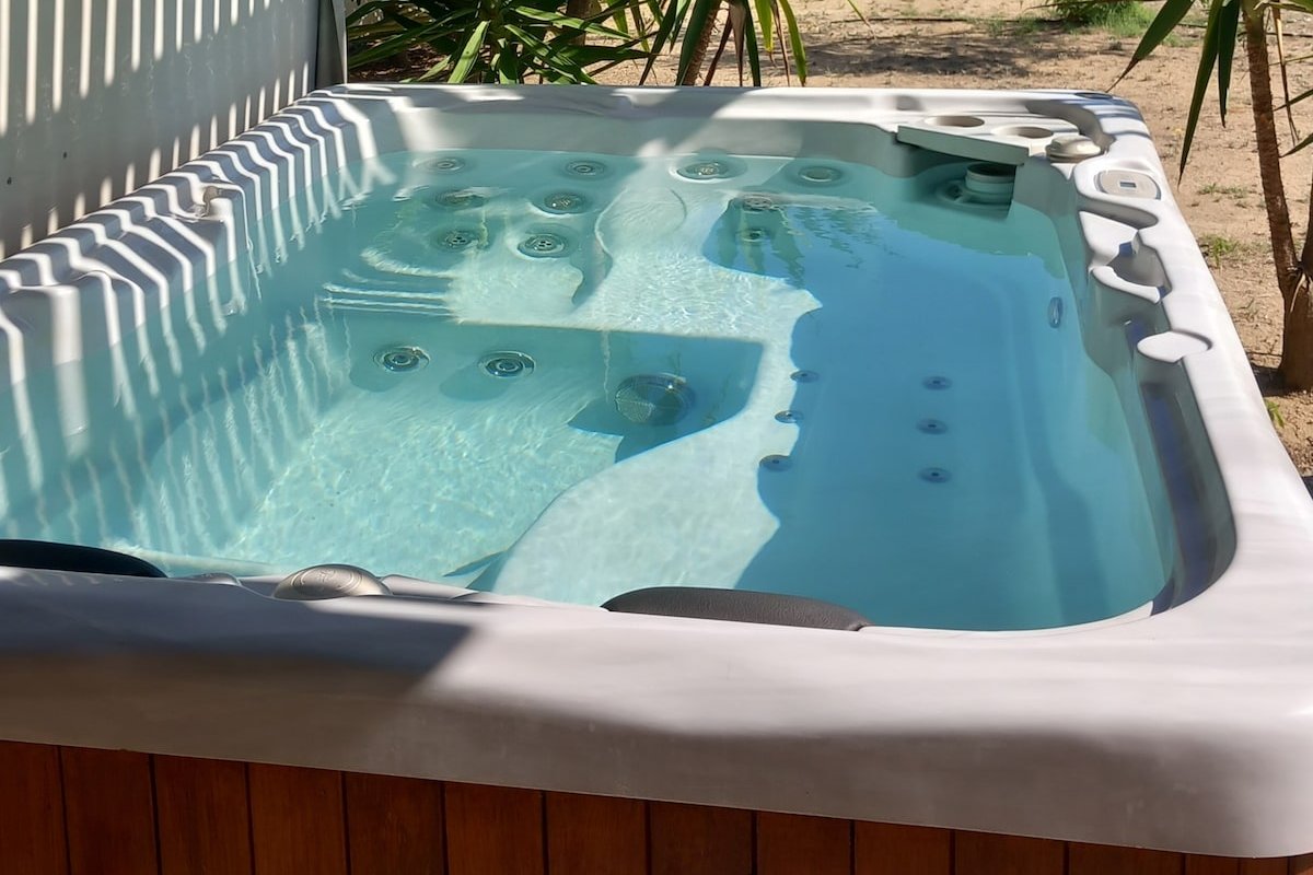 Three bed villa w. sea view, hot tub, breakfast gallery image 3