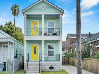 Pristine NOLA Gem- 5 enSuite Baths, Parking & Yard